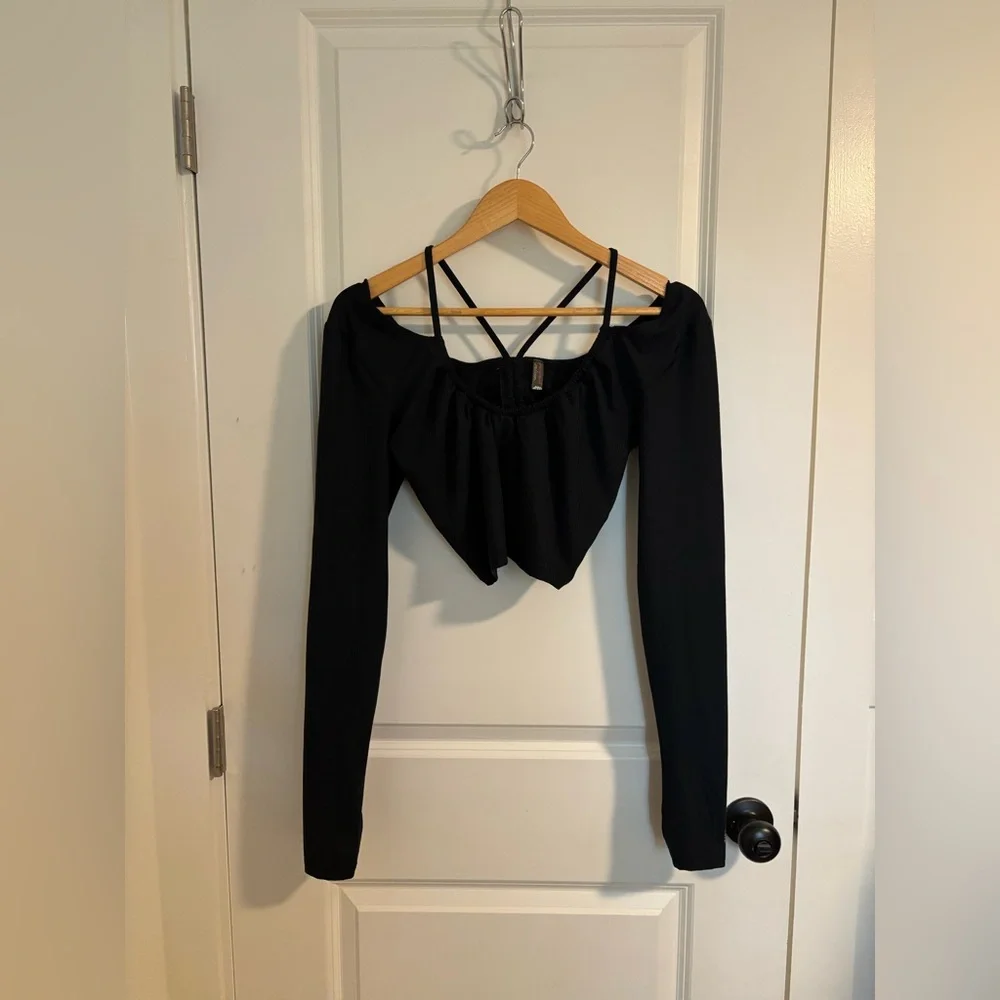 FREE PEOPLE FP Movement Hot Tip Layer Black Cropped Cinched Long Sleeve Small